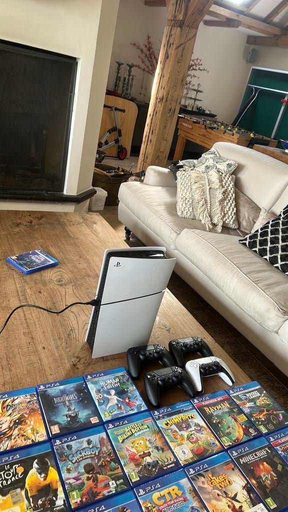 Ps5 slim met 4 controllers 15 spellen, Ophalen of Verzenden, Nieuw, Playstation 5