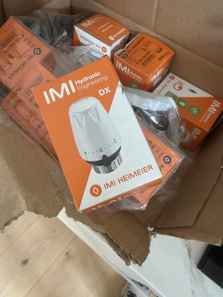 IMI Heimeier DX Thermostaatkranen en Koppelstukken 8 stuks, Doe-het-zelf en Verbouw, Verwarming en Radiatoren, Ophalen of Verzenden