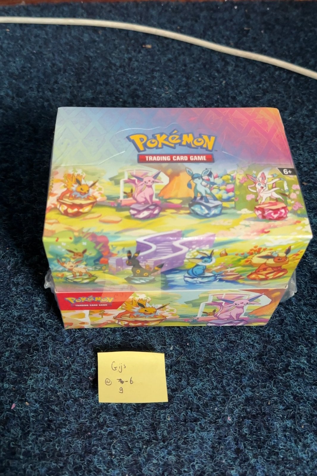 Pokemon Prismatic Evolutions Mini Tin Display SEALED, Hobby en Vrije tijd, Verzamelkaartspellen | Pokémon, Ophalen of Verzenden