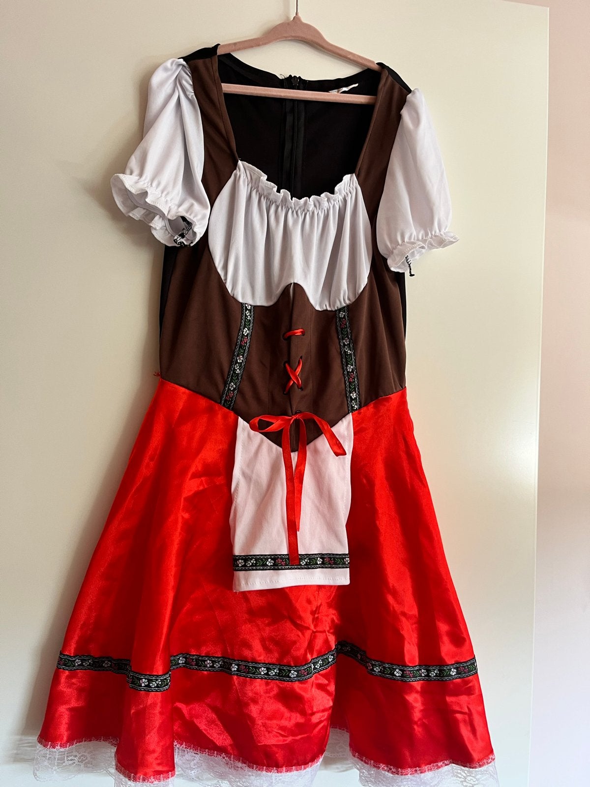 Dirndl maat S, Carnaval, Ophalen of Verzenden, Kleding, Maat 36 (S)