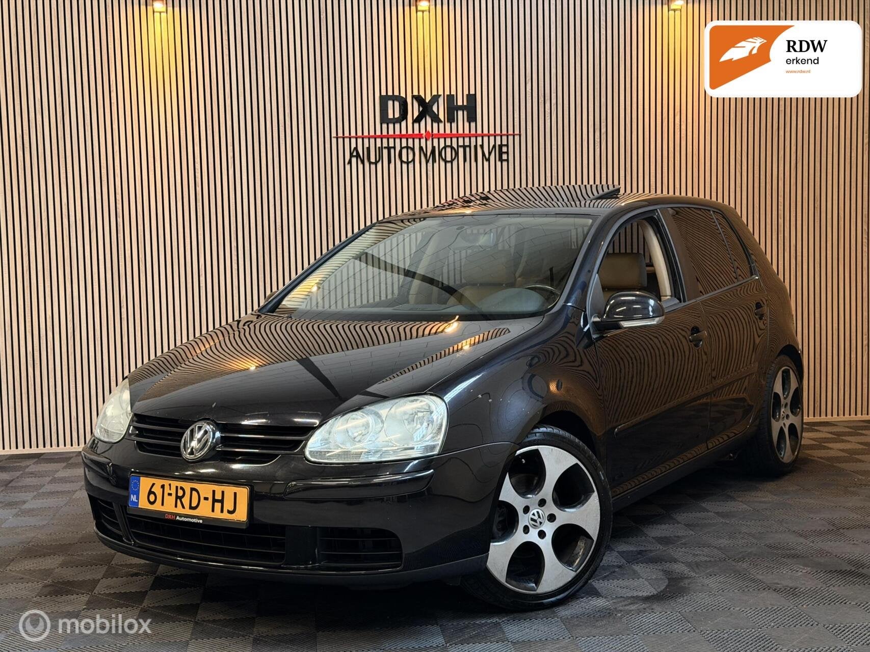 Volkswagen Golf 2.0 FSI Sportline AUT RIEM.VV ApkNew CARPLAY, Gebruikt, Beige, 4 cilinders, Zwart
