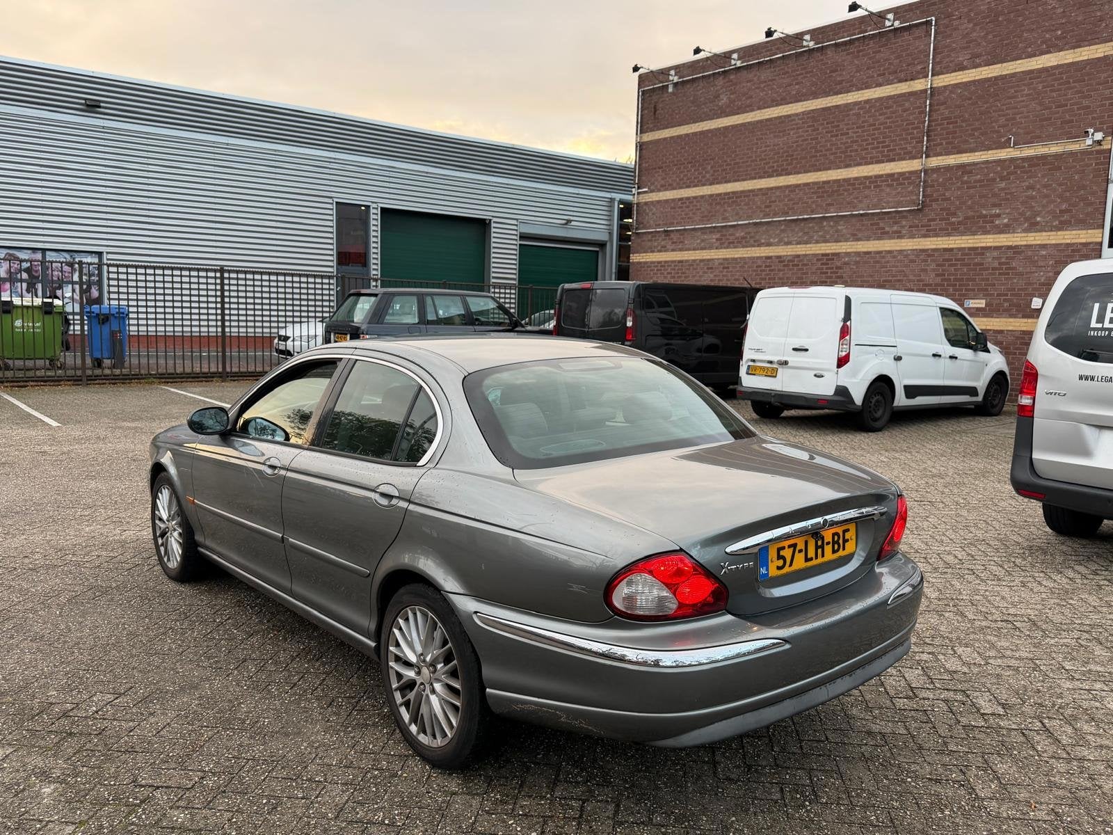 Jaguar X-type 2.0 V6 Business Edition - RIJDT & SCHAKELT GOE, Auto's, Voorwielaandrijving, Stof, Gebruikt, Zwart