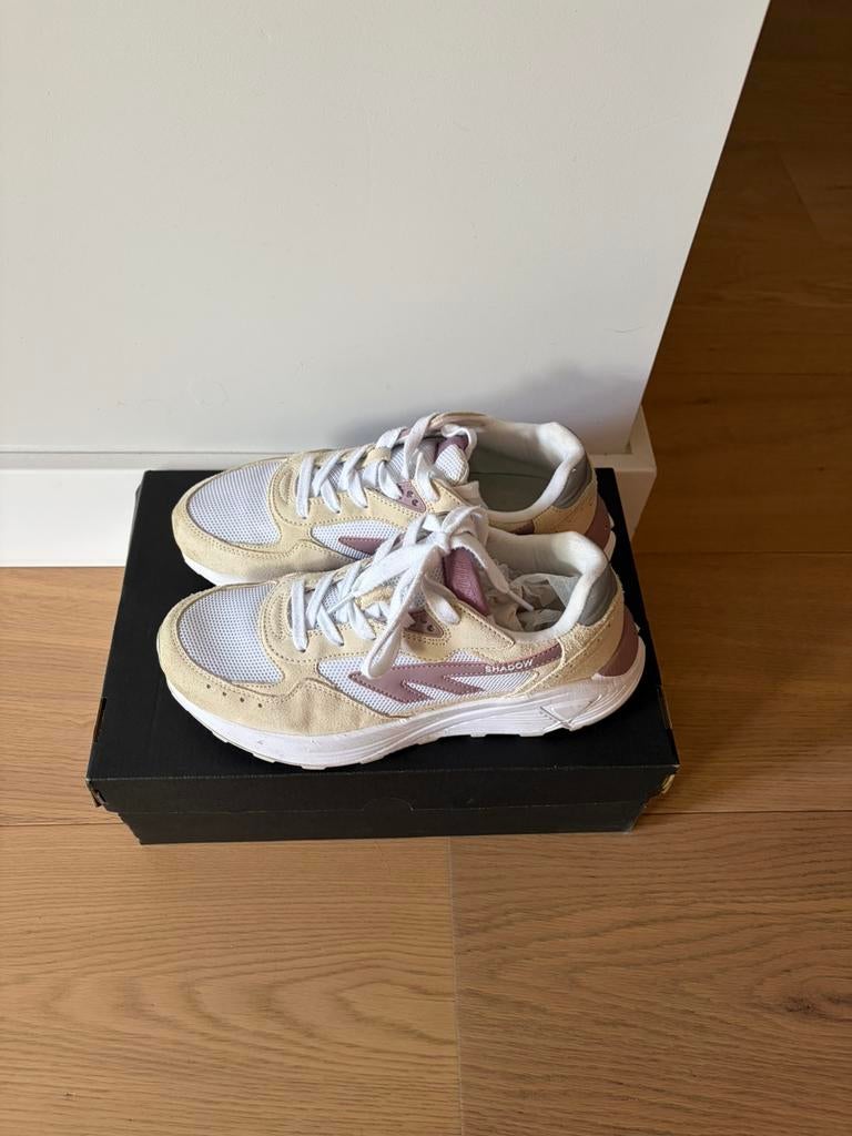 Hitec 40, Kleding | Dames, Schoenen, Ophalen of Verzenden, Zo goed als nieuw, Zwart, Sneakers of Gympen
