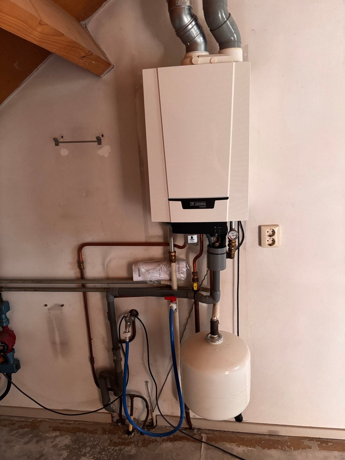 Remeha Tzerra Ace 28C CW4 CV-ketel, goede staat, Ophalen, Hoog rendement (Hr), Cv-ketel of Combi-ketel, Minder dan 60 cm