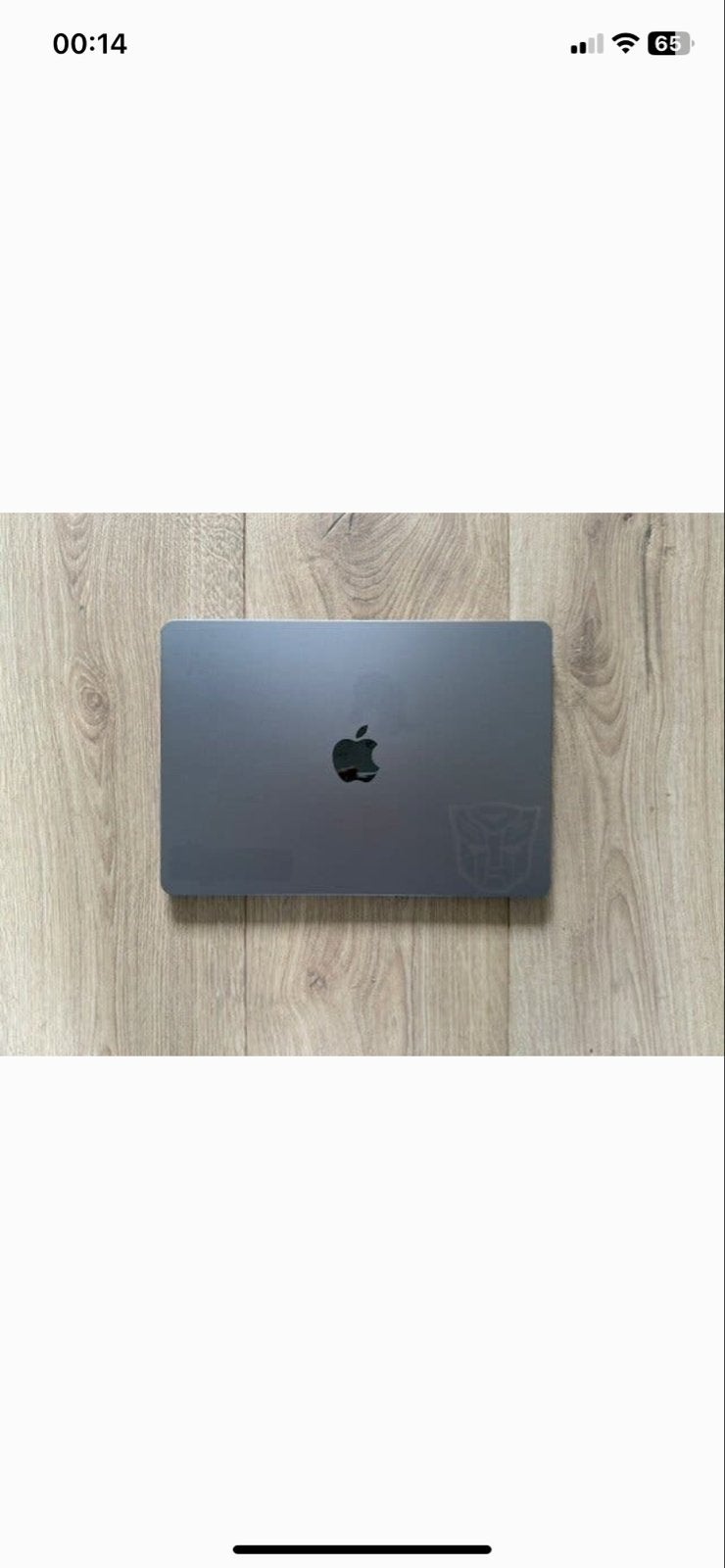 Foto 2 van MacBook Air - 13,6 inch model 2022 Lichtgewicht en Krachtig