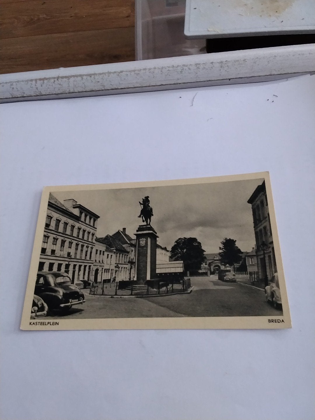 Oude Ansichtkaart Kasteelplein Breda - Zwart-wit, Ophalen of Verzenden, 1940 tot 1960, Ongelopen, Noord-Brabant