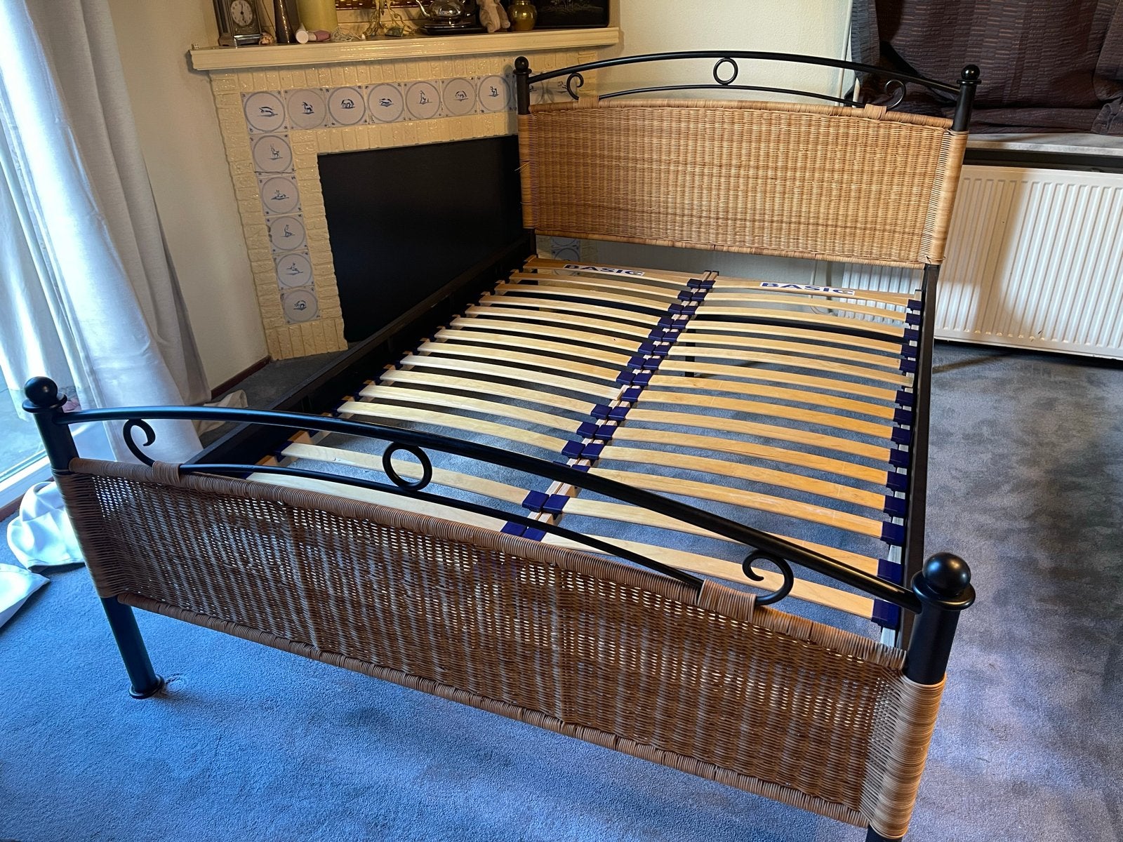 Twijfelaar bed 140x200 cm met lattenbodem, Ophalen, Gebruikt, Zwart, 140 cm