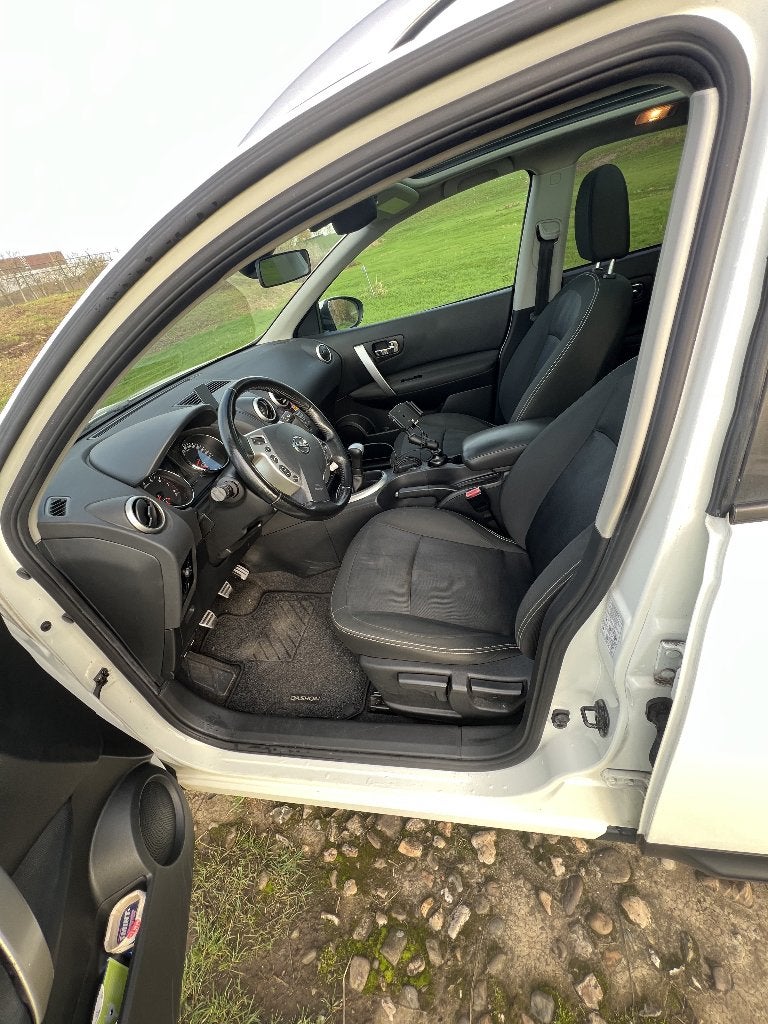 Foto 9 van Nissan Qashqai 1.6 2WD 2012 Wit
