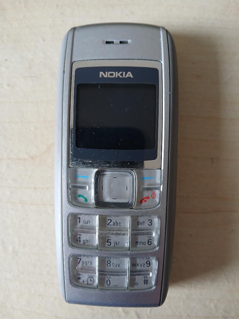 Nokia 1600 met hoesje, Telecommunicatie, Mobiele telefoons | Nokia, Ophalen, Gebruikt, Geen camera, Klassiek of Candybar