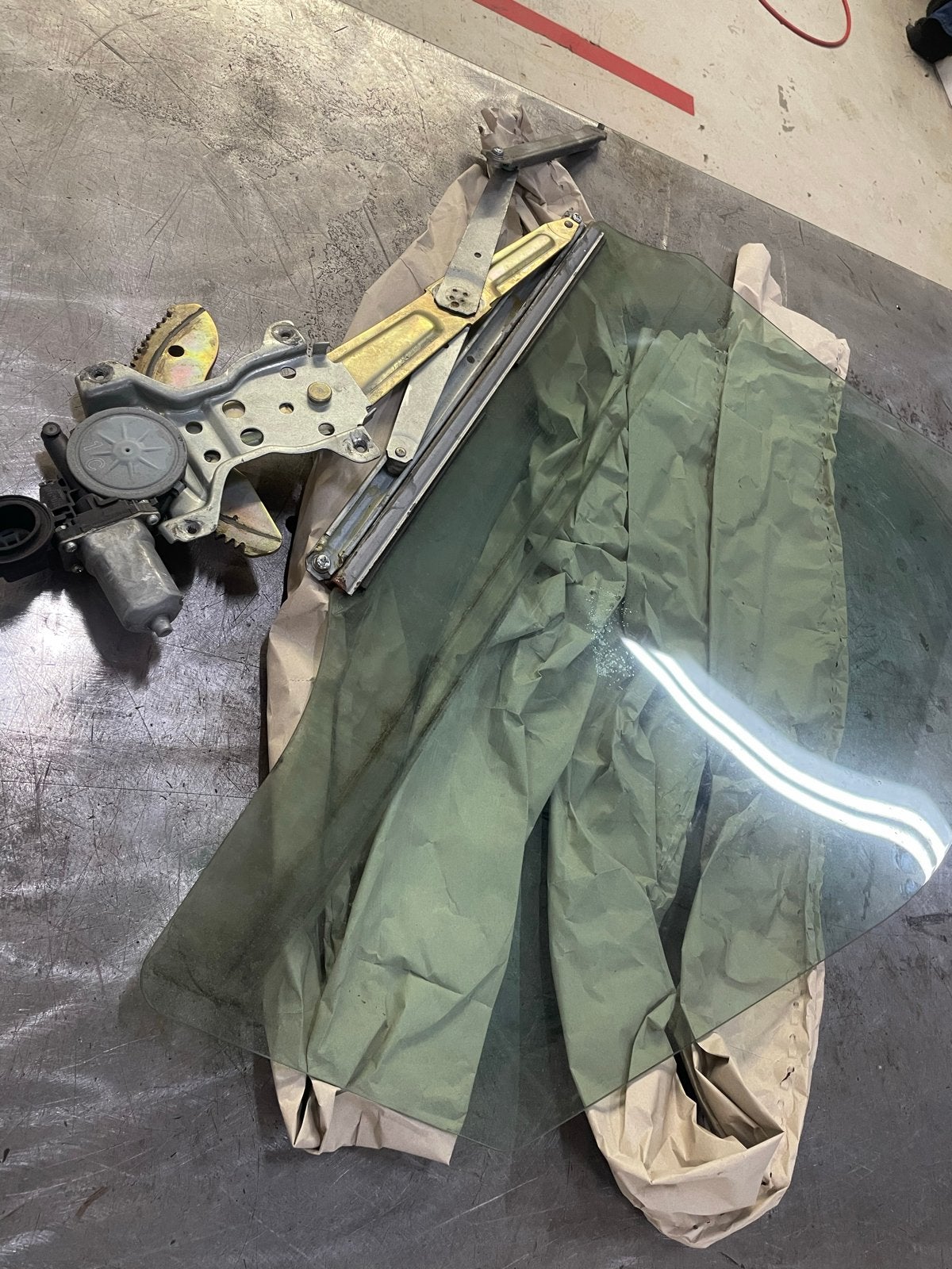 Raamglas linksvoor Suzuki Swift 2006, Auto-onderdelen, Ophalen of Verzenden, Gebruikt, Suzuki