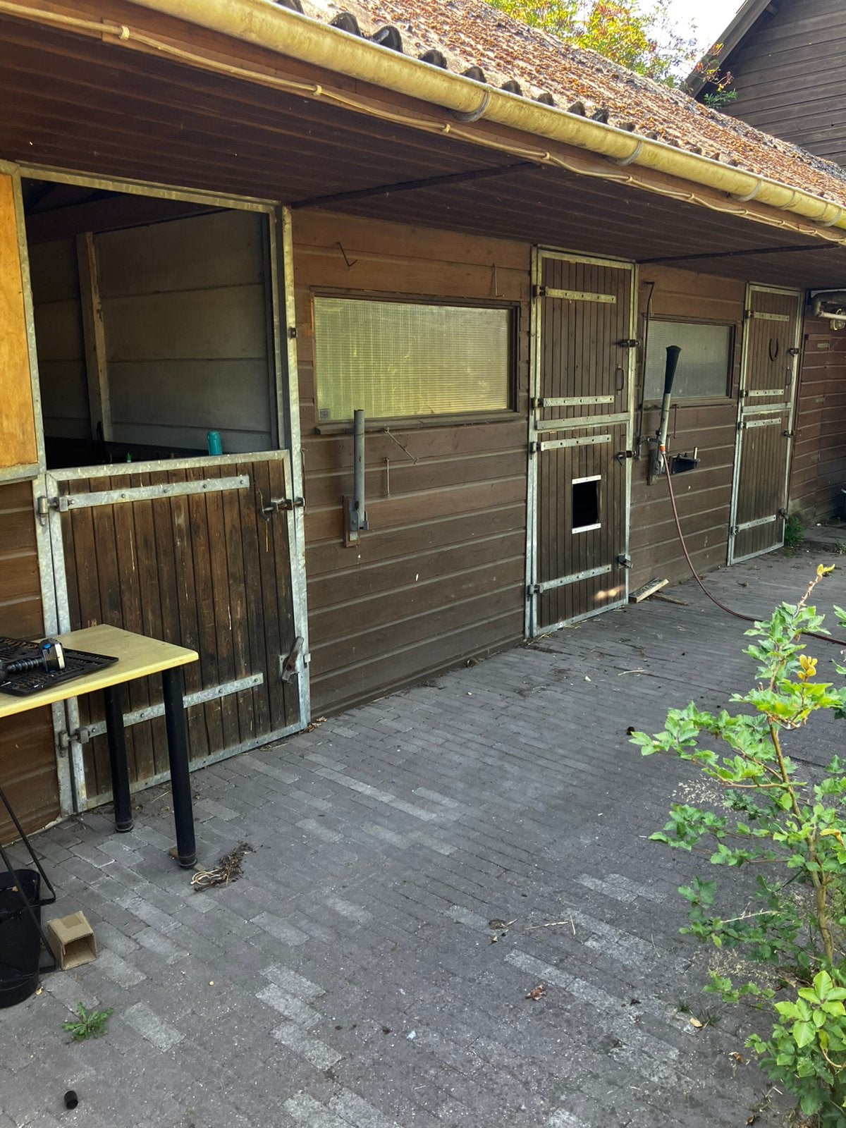 4 Paardenstallen te koop, Dieren en Toebehoren, Stalling, 4 paarden of pony's of meer