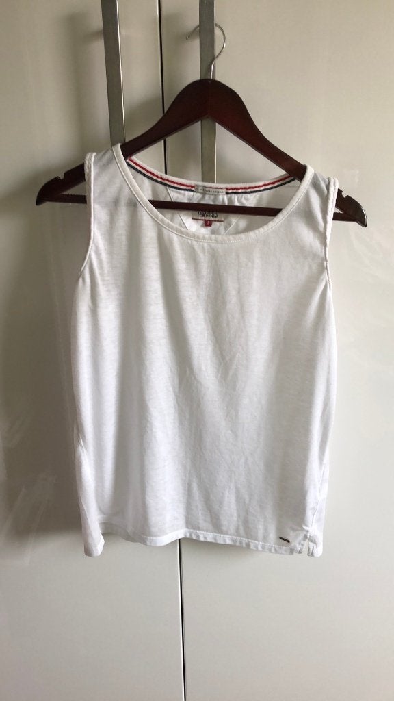 Tommy Hilfiger top S, Kleding | Dames, Tops, Ophalen of Verzenden, Zo goed als nieuw, Blauw, Zonder mouw