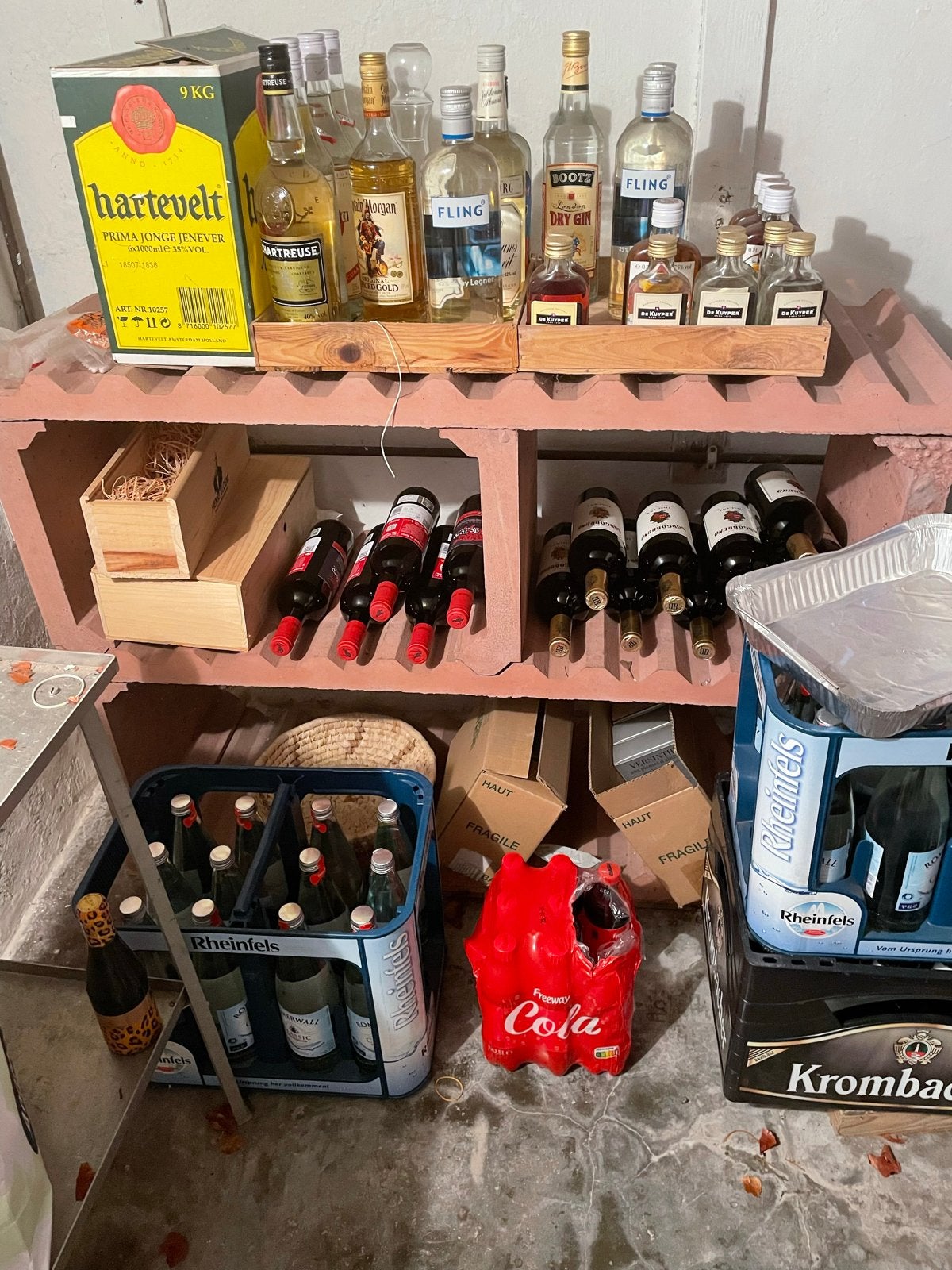 Robuust Wijnrek van Lavasteen - Uniek en Duurzaam 468 fles, Huis en Inrichting, Woonaccessoires | Wijnrekken, Ophalen, Gebruikt
