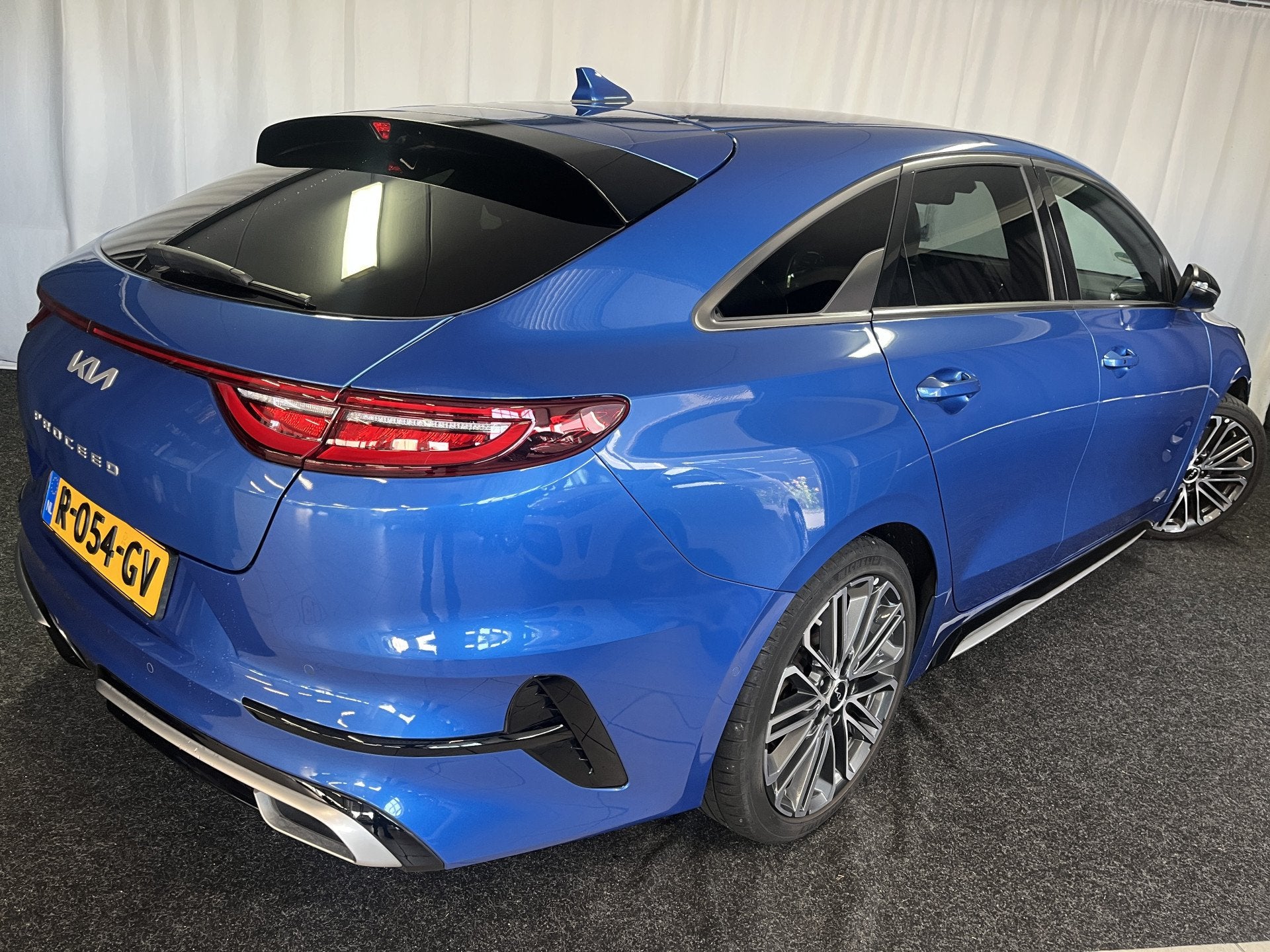 Kia ProCeed 1.5 T-GDi GT-PlusLine 1E EIGN/ECC/CAMERA/APPLE/M, Auto's, 1325 kg, Gebruikt, 4 cilinders, Met garantie (alle)