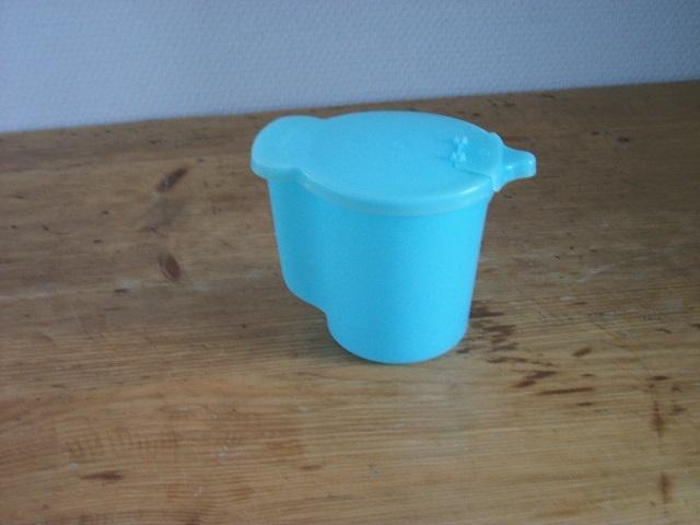 Tupperware Melkkannetje ( blauw, 250 ml ), Ophalen of Verzenden, Gebruikt, Blauw, Beker of Kan
