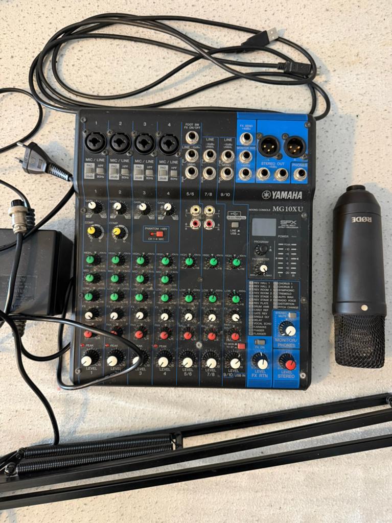 Yamaha MG10XU + Rode NT1 - Perfect voor podcasts!, Muziek en Instrumenten, Ophalen, Gebruikt, 5 tot 10 kanalen, Microfooningang