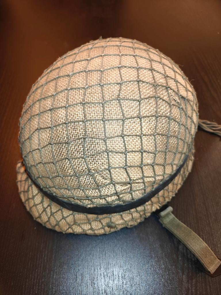 Te koop: M1 stijl militaire helm (koude oorlog +/- 1980), Ophalen of Verzenden, Landmacht, Amerika, Helm of Baret