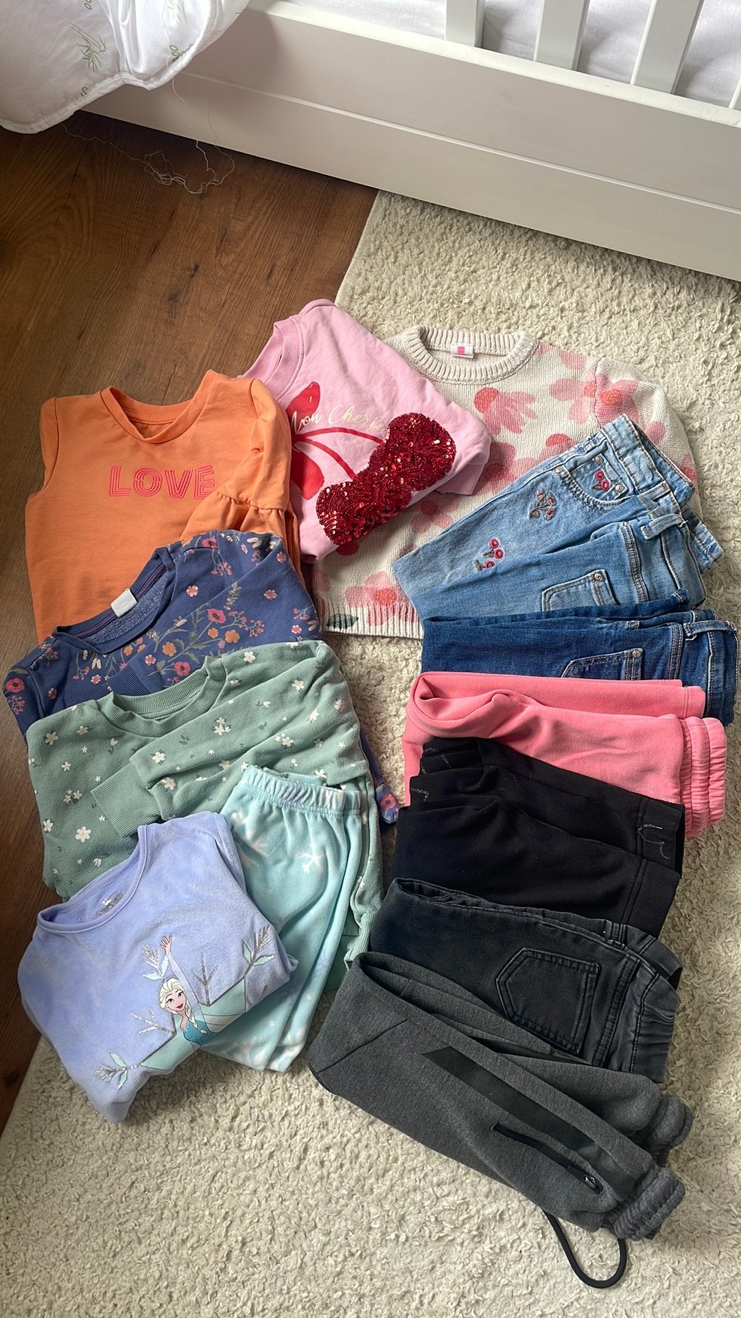 Kledingpakket meisjes maat 98/104 - truien, broeken, pyjama, Ophalen of Verzenden, Gebruikt, Meisje, Setje