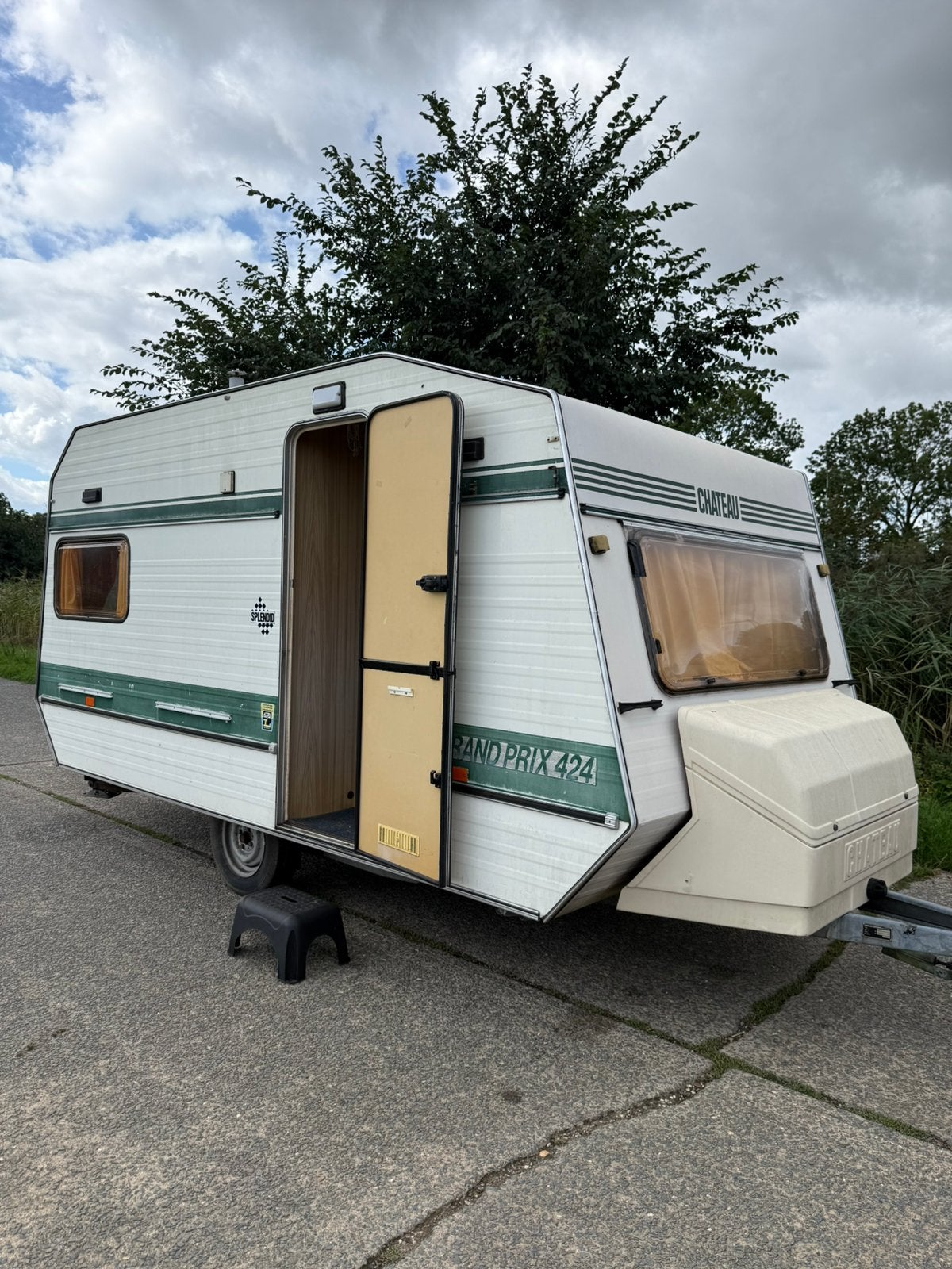 Chateau Grand Prix 424 Nu Spotgoedkoop Mooie staat +Voortent, Caravans en Kamperen, Chateau, Rondzit, Particulier, 4 tot 5 meter