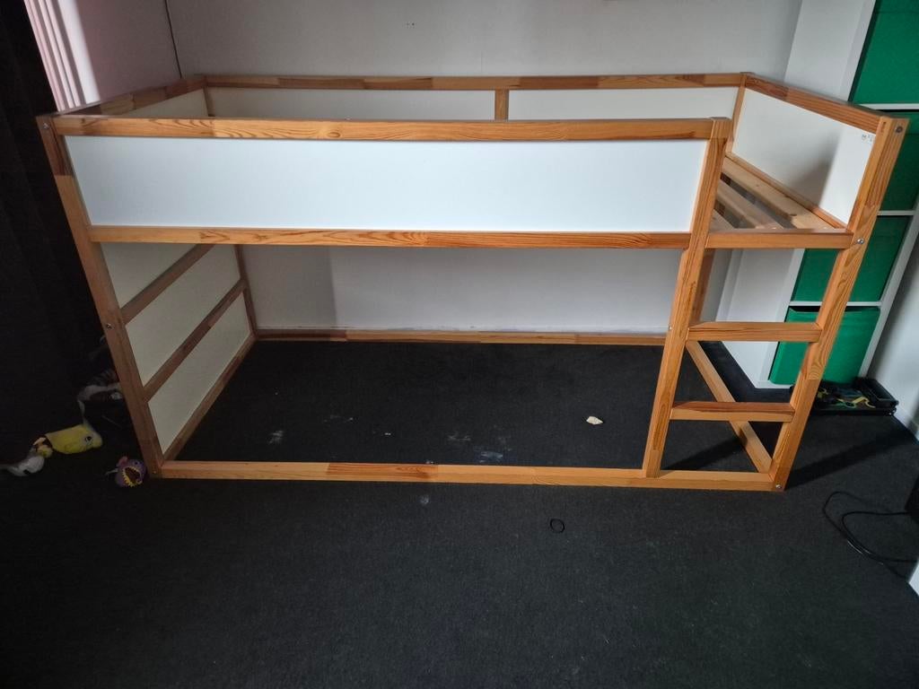 Kura keerbed van de ikea, Ophalen