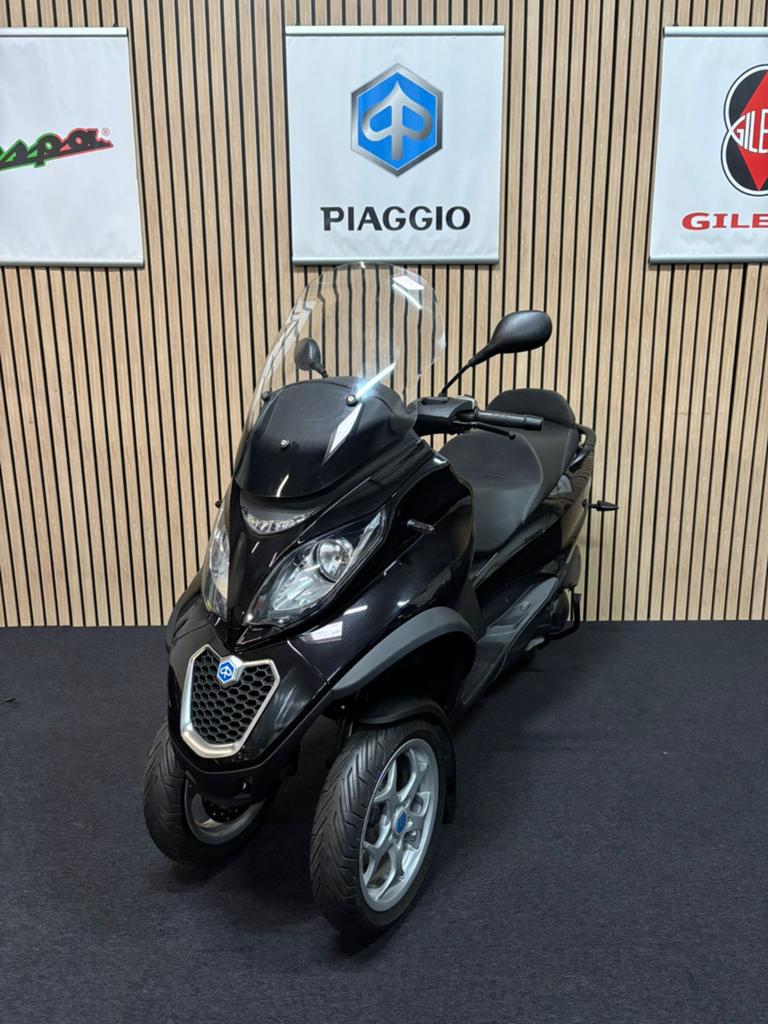 Piaggio MP3 300 LT business ABS ASR 2017 Autorijbewijs, Motoren, Motoren | Piaggio, LED Verlichting, 300 cc, Bedrijf, Sport