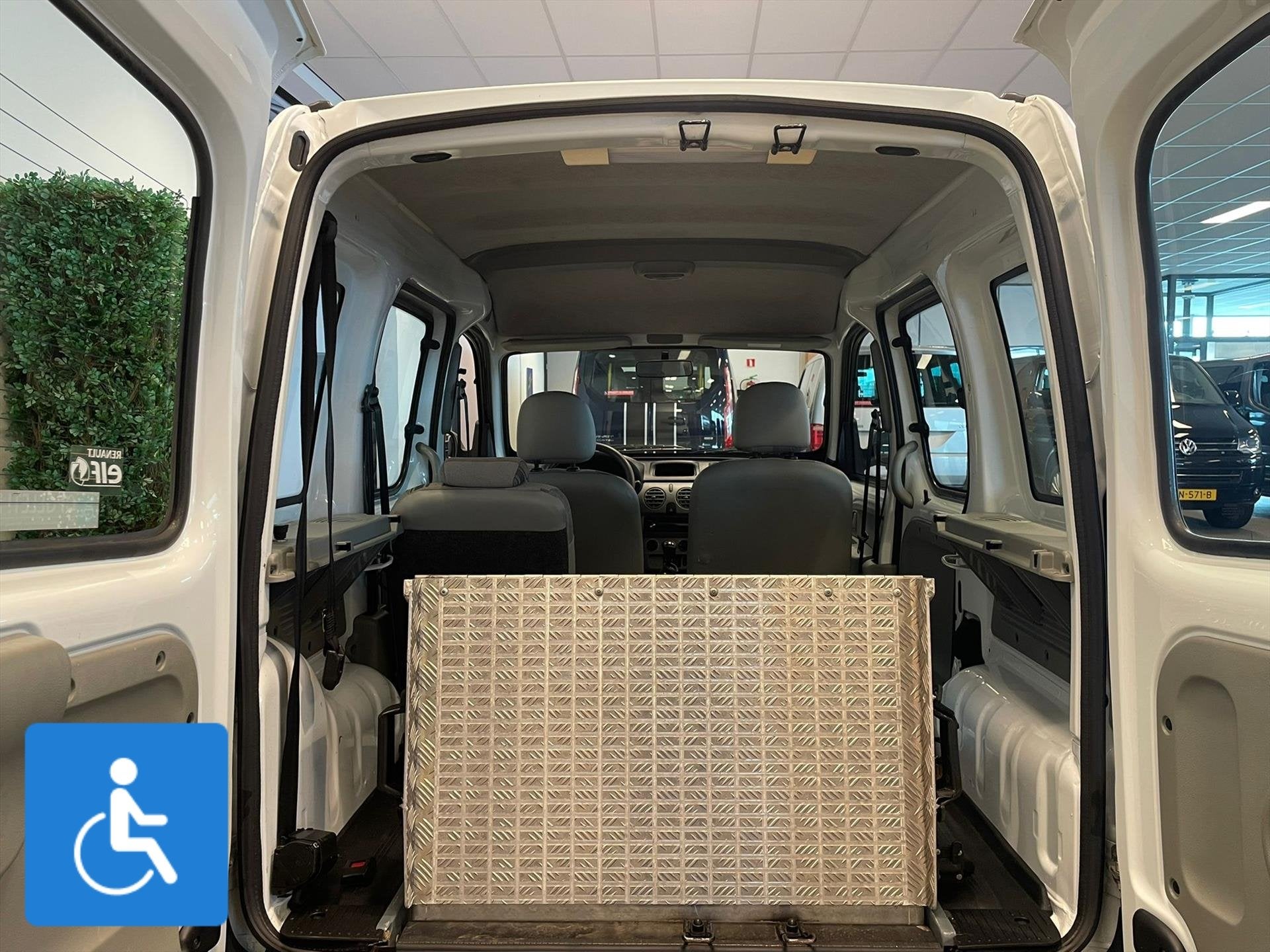 Renault Kangoo Rolstoelauto 3+1, Auto's, Voorwielaandrijving, 12 maanden, Stof, Gebruikt