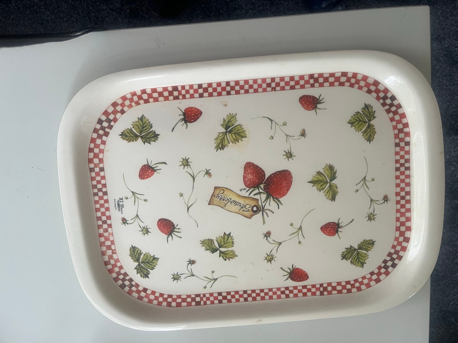 Dienblad met aardbeienmotief, Kunststof, Ophalen of Verzenden, Meerkleurig, Overige typen