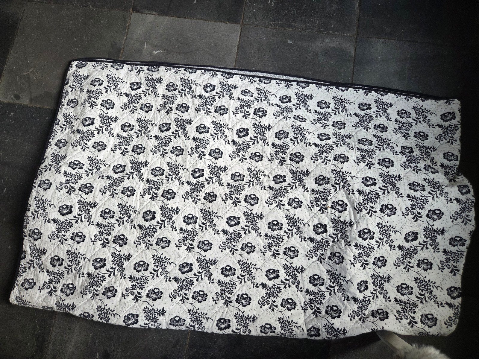 IKEA ALVINE BLOMMIG bedsprei / quilt (180x280 cm), Huis en Inrichting, Wit, Katoen, Ophalen of Verzenden, Deken of Dekbed