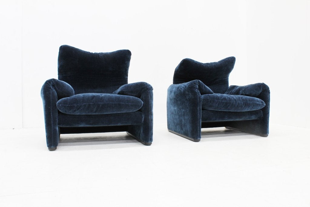 Cassina Maralunga armchairs by Vico Magistretti set of 2, Vintage, Tweepersoons, 75 tot 100 cm, Ophalen of Verzenden