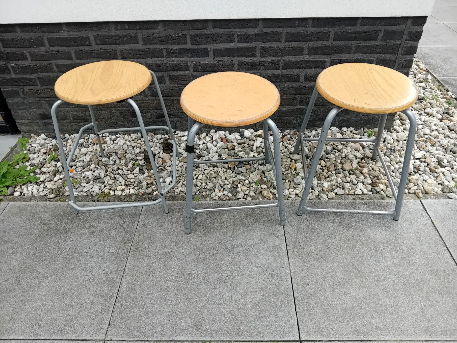 Set van 3 Gebruikte Houten Krukken met Metalen Frame TEAB, Ophalen of Verzenden, Gebruikt, Hout