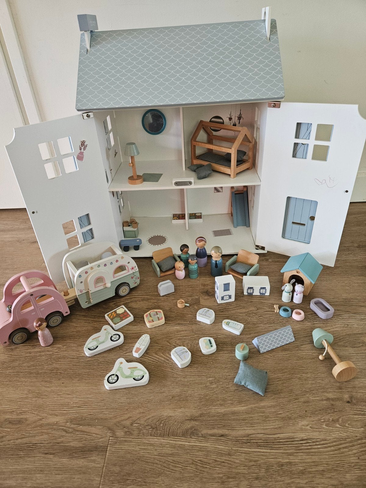 Little Dutch Houten Poppenhuis met Meubels en Poppetjes, Kinderen en Baby's, Speelgoed | Poppenhuizen, Ophalen of Verzenden, Gebruikt