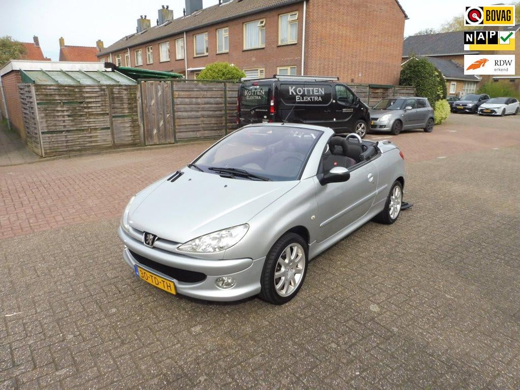 Peugeot 206 CC 1.6-16V Quiksilver/AC/NW APK, Auto's, Peugeot, Voorwielaandrijving, Gebruikt, 4 cilinders, Cabriolet