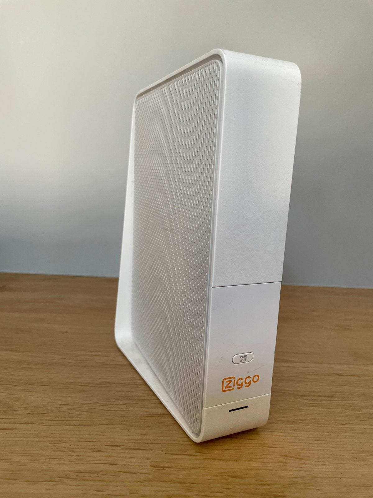 Ziggo Connectbox Router met modem - Wit, Computers en Software, Ophalen of Verzenden, Gebruikt, Router met modem