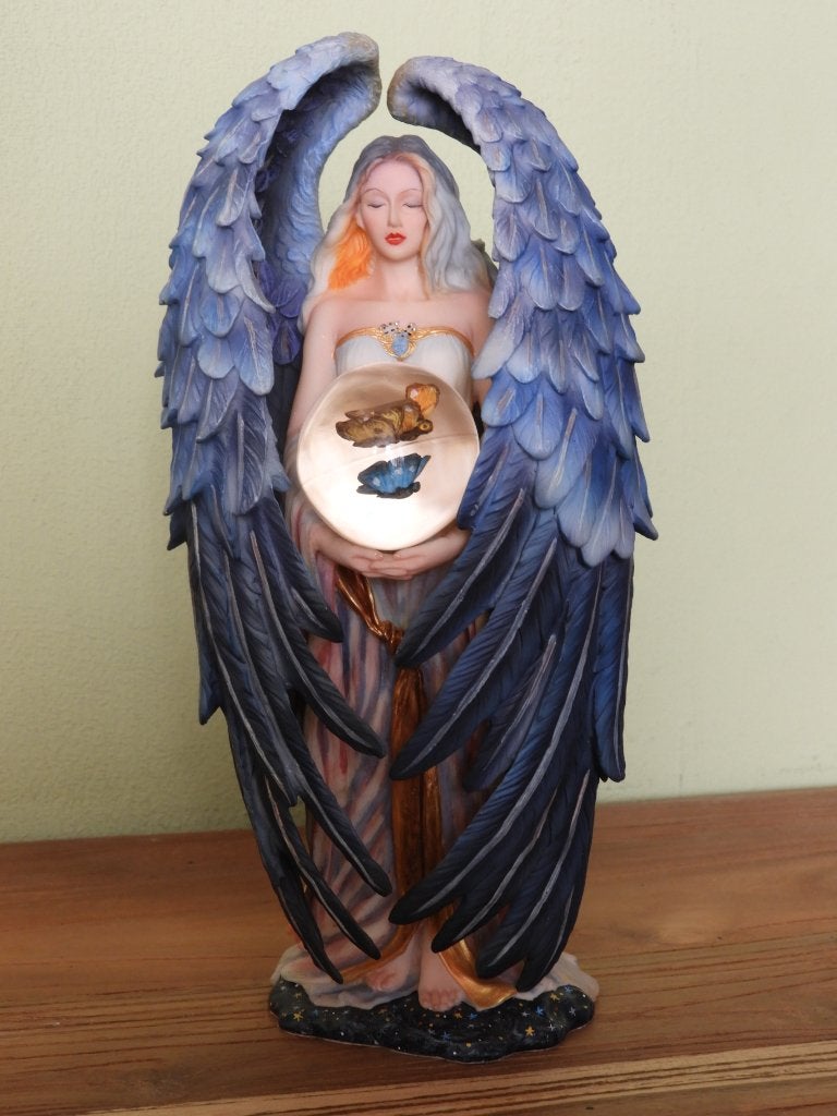The Silent Angel., Verzamelen, Ophalen