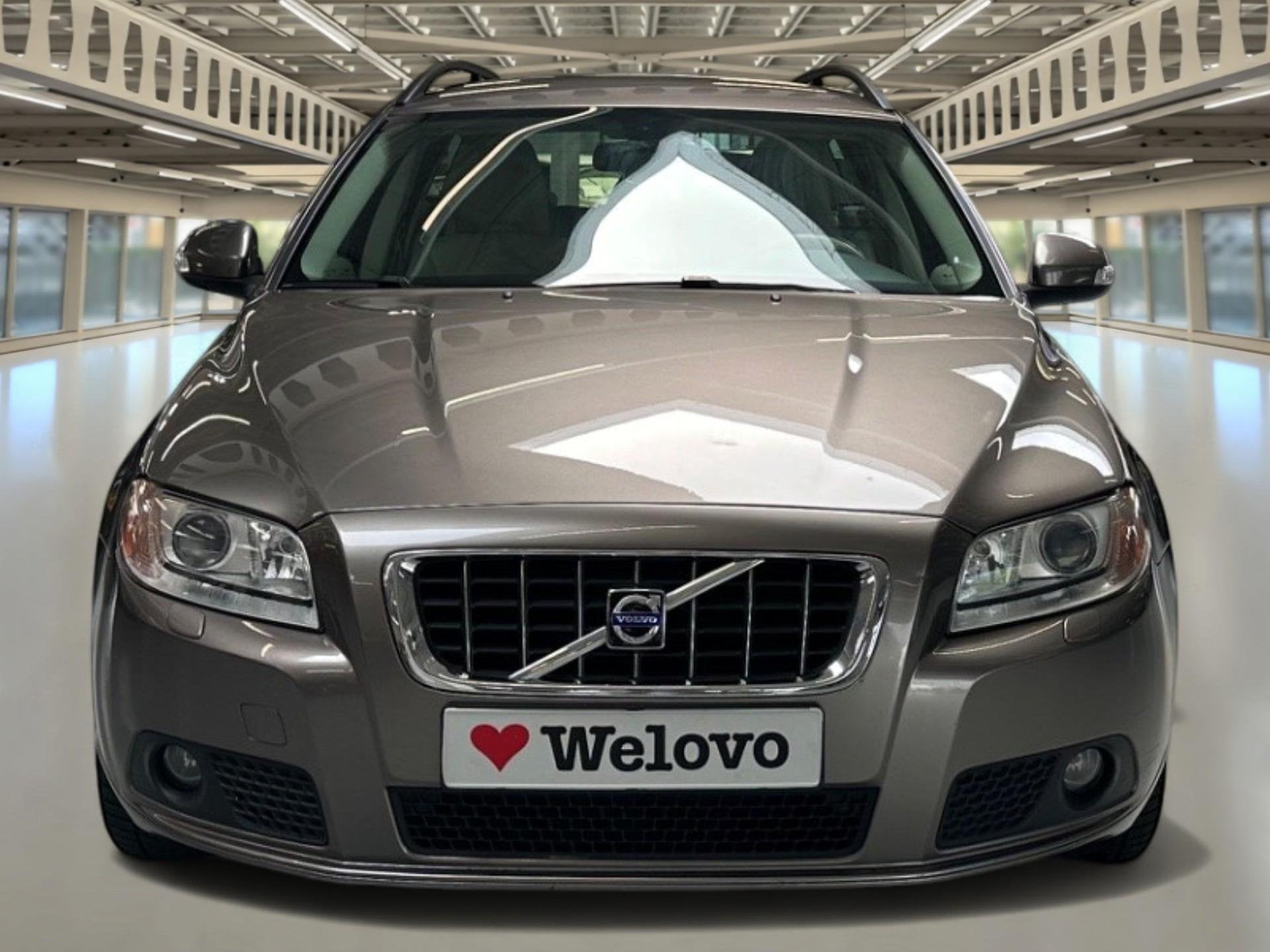 Volvo V70 2.5FT Momentum Incl. BTW, leder, trekhaak, electr., 1574 kg, 2521 cc, Euro 4, 750 kg