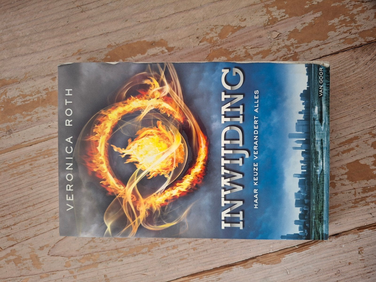 Inwijding - Veronica Roth (Divergent), Ophalen of Verzenden, Gelezen, Veronica Roth, Nederland