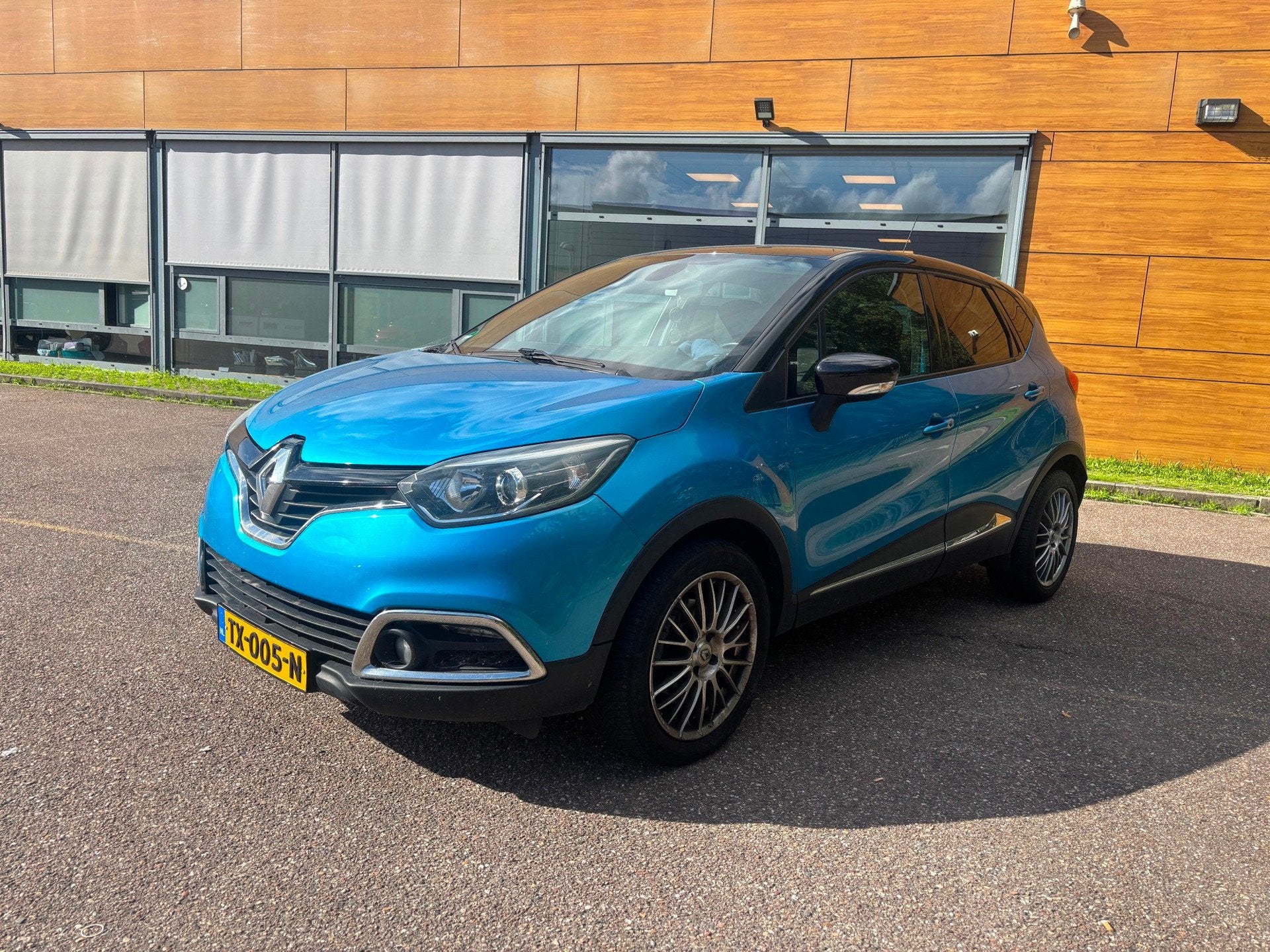 Renault Captur 1.5 dCi Authentique / Navigatie / Camera /Led, Voorwielaandrijving, Euro 5, 28 km/l, 4 cilinders