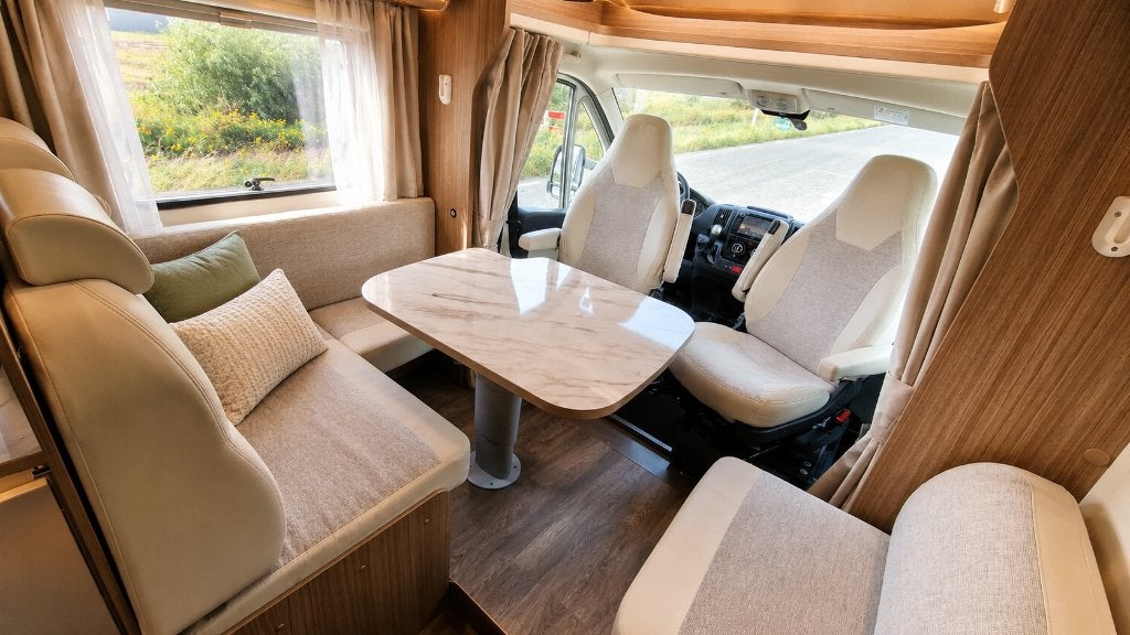 Carado T447 Camper [ Automaat Luchtvering Dakairco Hefbed ], Automaat, Standaard zit, Ringverwarming, Fiat
