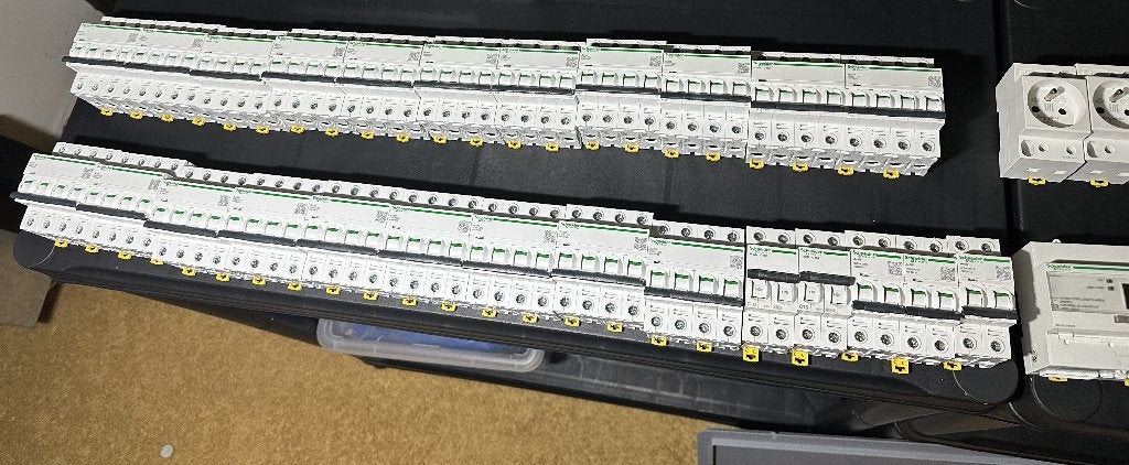 Schneider Electric automaten nieuwstaat, Ophalen of Verzenden, Zo goed als nieuw, Schneider Electric, Installatieautomaat
