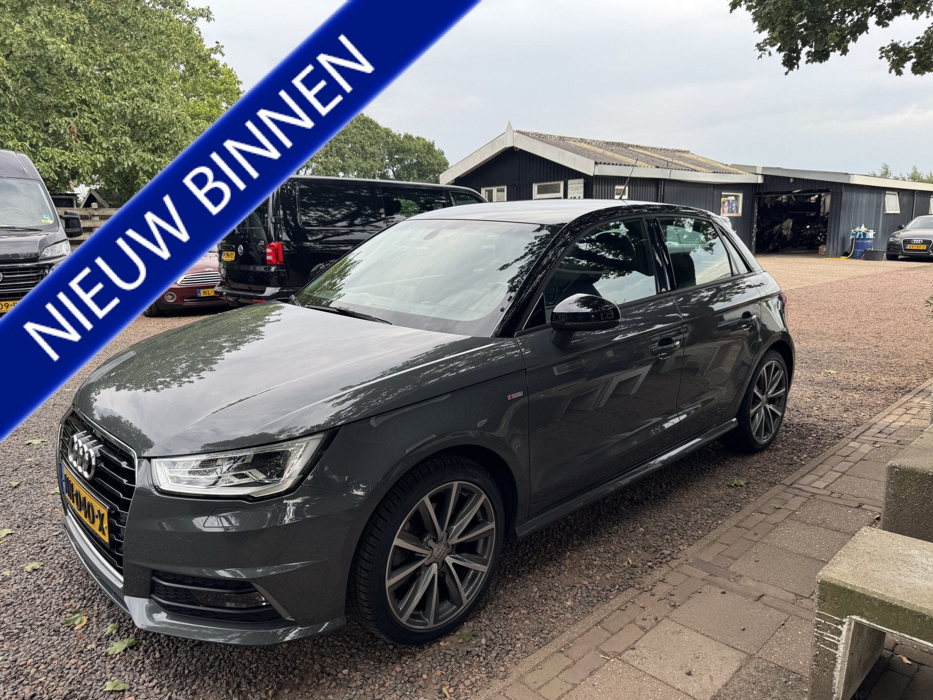 Audi A1 Sportback 1.4 TFSI Sport S line Edition (bj 2017), Auto's, 4 cilinders, 4 stoelen, Leder en Stof, 49 €/maand
