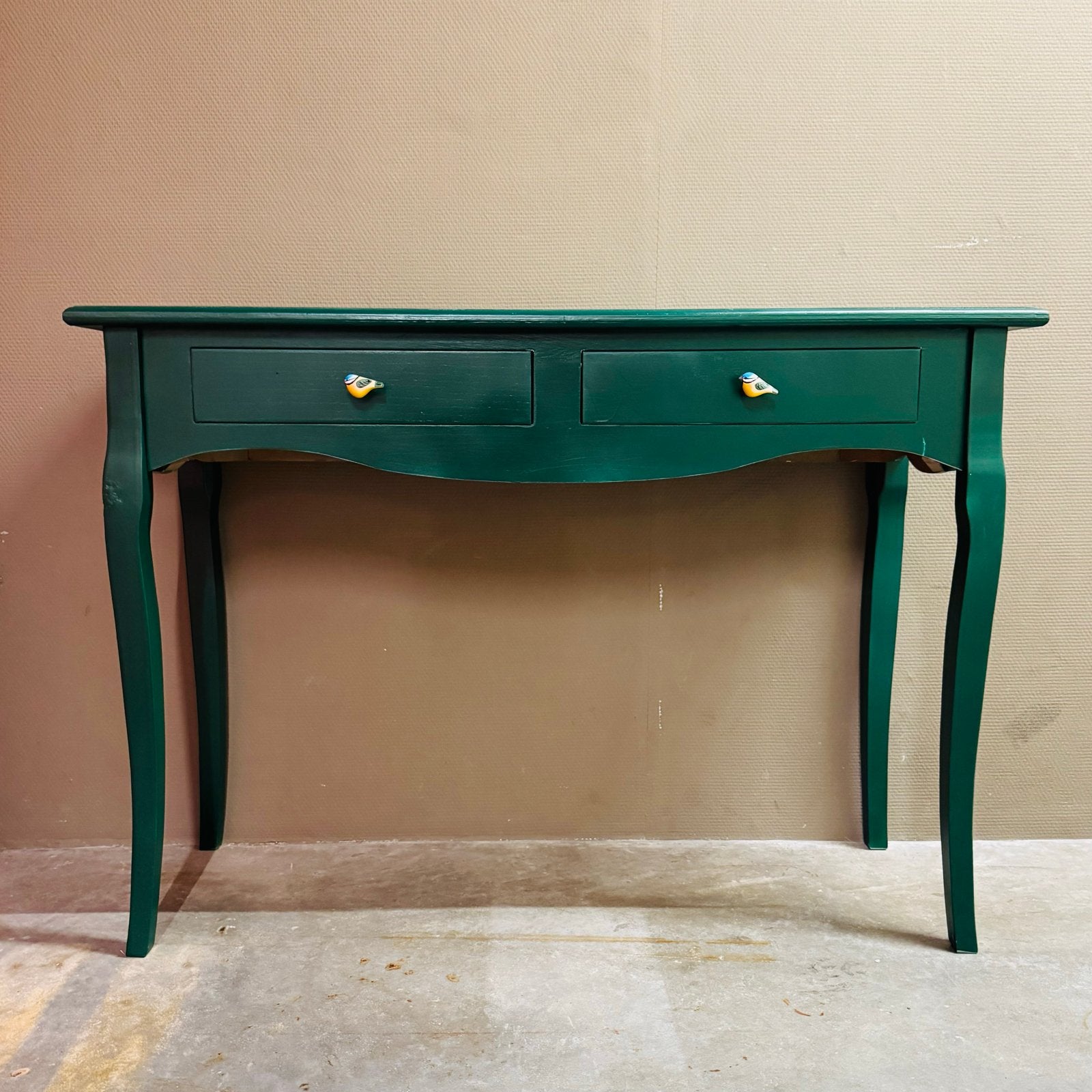Donkergroene side table / muurkastje met vogelknoppen, Ophalen, Gebruikt, Minder dan 50 cm, Overige houtsoorten