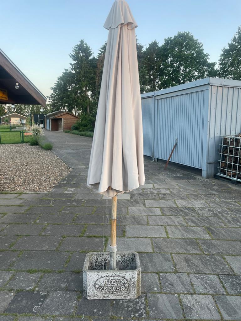 Tuinparasol met voet tkag, Ophalen of Verzenden, Zo goed als nieuw, Parasolvoet