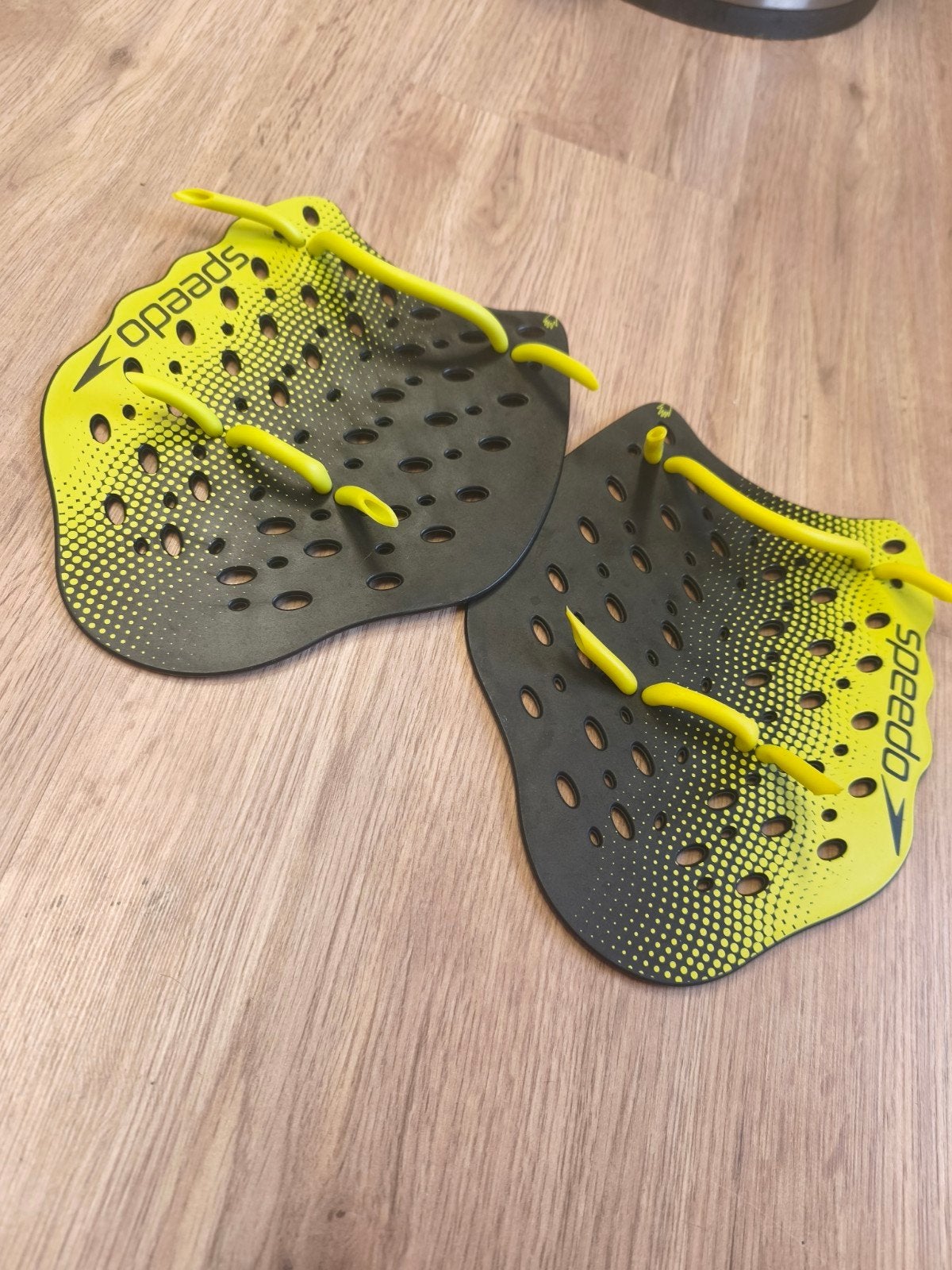 Speedo zwem paddles - Zo goed als nieuw, Sport en Fitness, Ophalen of Verzenden, Zo goed als nieuw