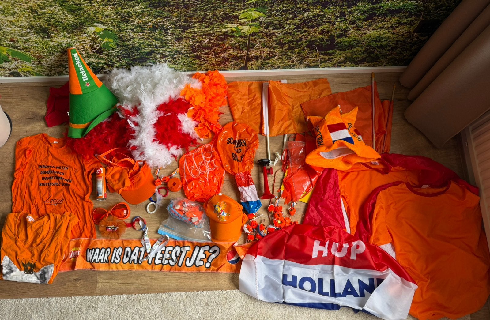 Oranje spullen  kleding toeters boa’s wuppie enz, Ophalen of Verzenden, Zo goed als nieuw, Oranje of Koningsdag