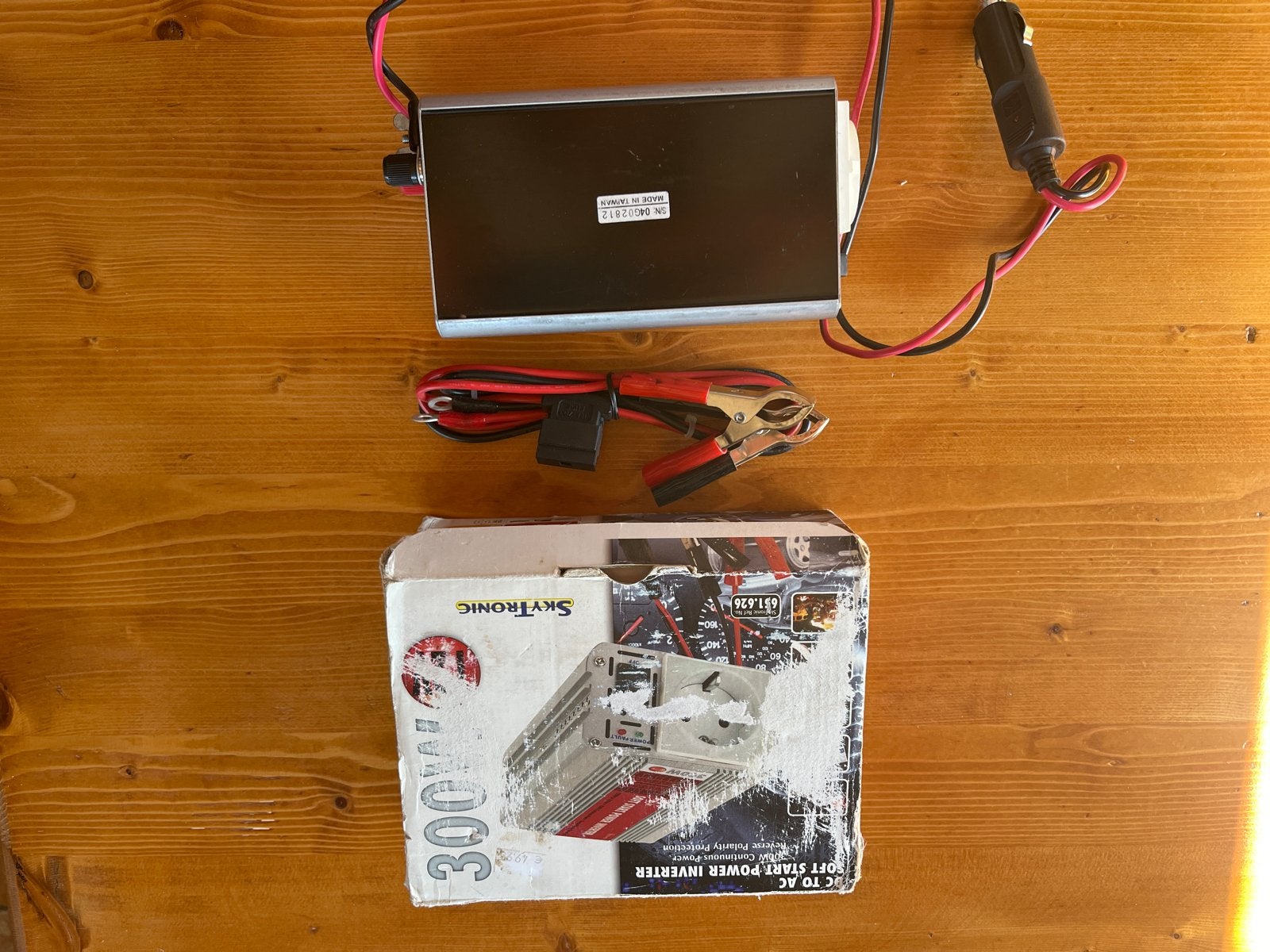 Skytronic 300W Soft Start Power Inverter DC naar AC, Auto diversen, Auto-accessoires, Gebruikt, Ophalen of Verzenden