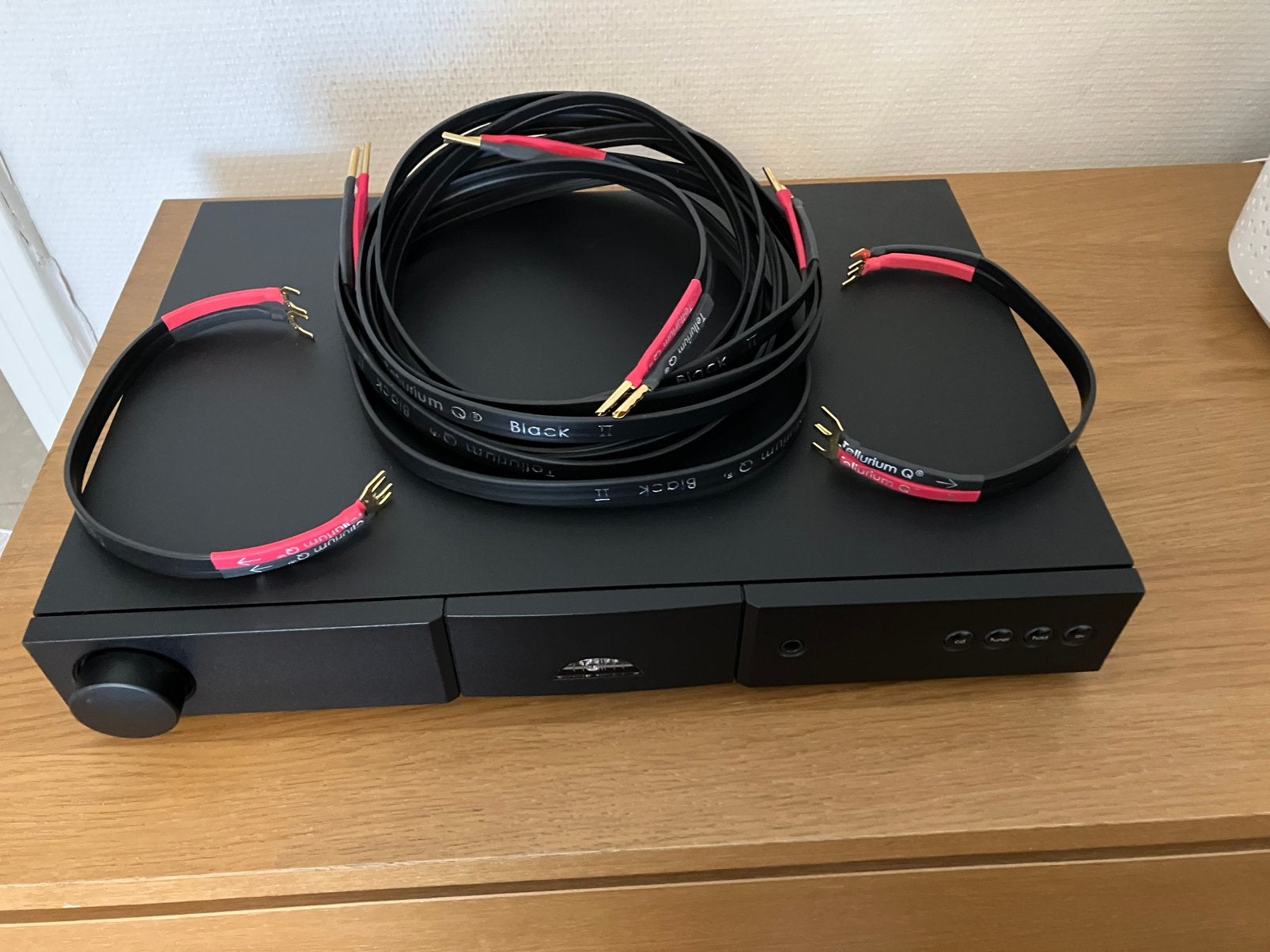 Naim Nait 5si Amp & Tellurium Q Black II 250cm Cables