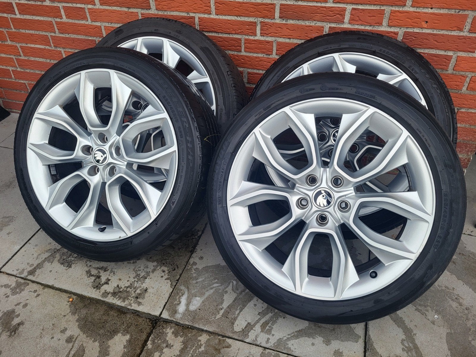 Originele Skoda Karoq Crater velgen 225/45/19 inch met zomer, Ophalen of Verzenden, Zo goed als nieuw