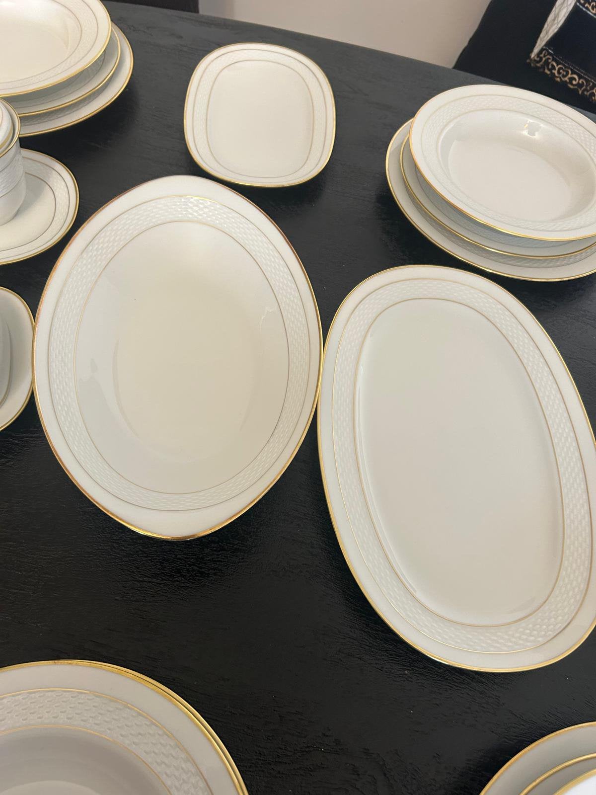 Servies porselein, Antiek en Kunst, Antiek | Servies compleet, Ophalen of Verzenden