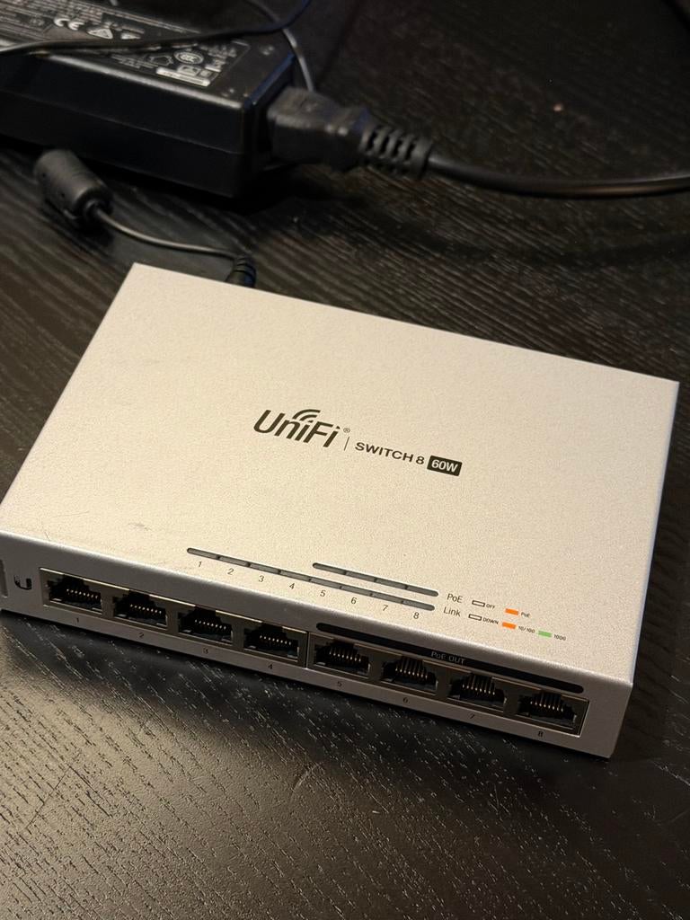 Unifi Switch US-8-60W - 8-poorts PoE switch, Computers en Software, Verzenden, Gebruikt