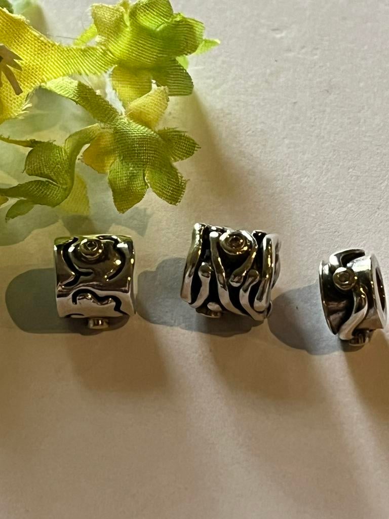 Pandora luxe Moederdag bedels., Pandora, Ophalen of Verzenden, Zo goed als nieuw, 4 bedels of meer